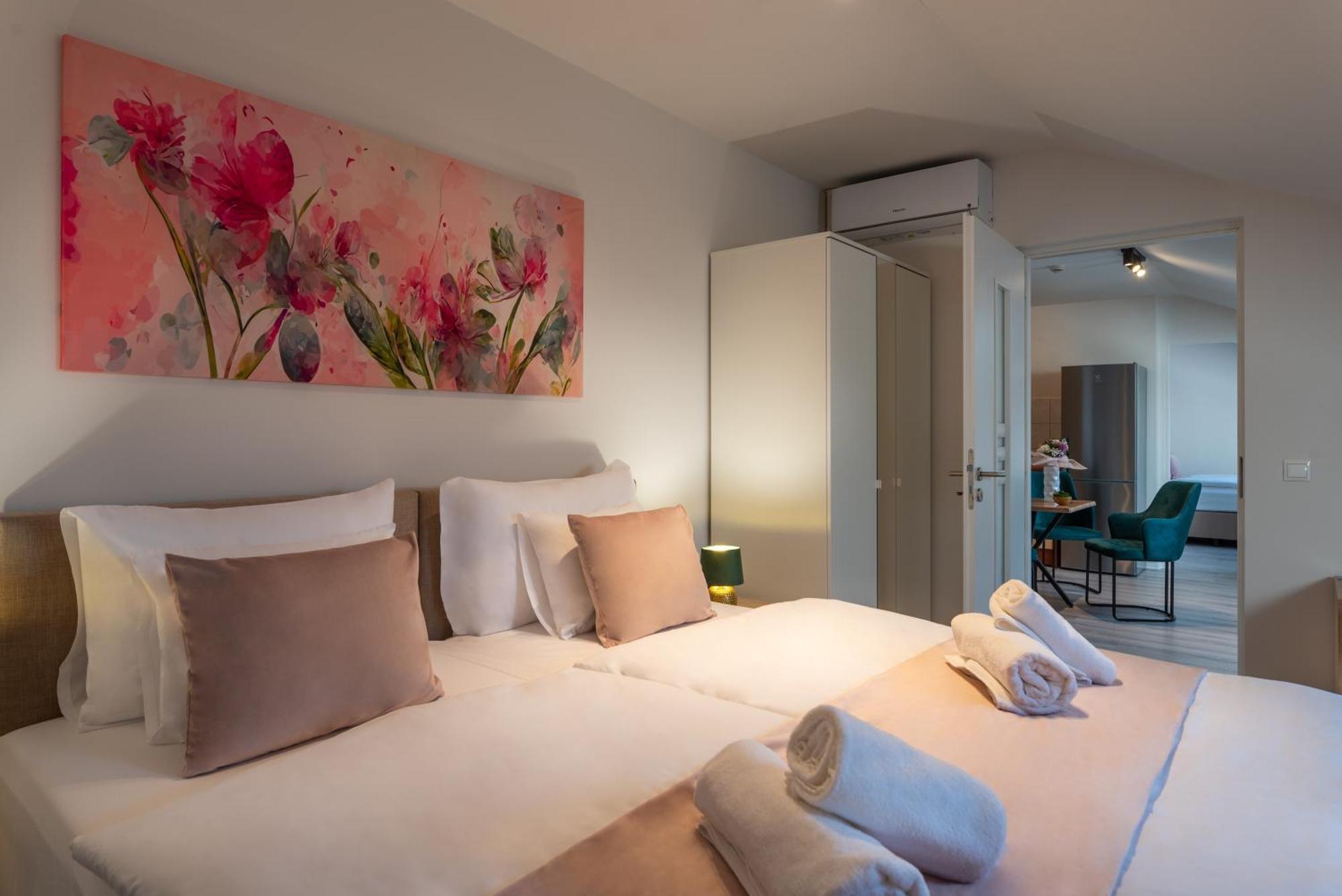 Holdvirag Hotel Sárvár Chambre photo